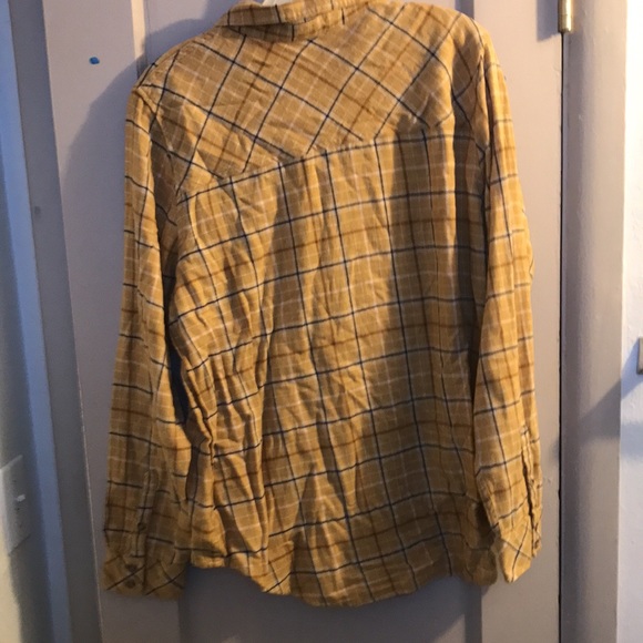 2 UNIVERSAL THREADS long sleeve flannel shirts - Picture 12 of 12